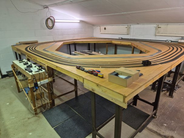Test Track (O, OO & N Gauges)